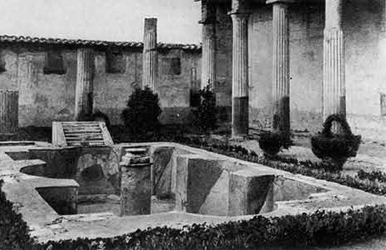 первые бассейны