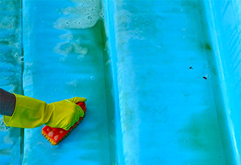 чистка бассейна
